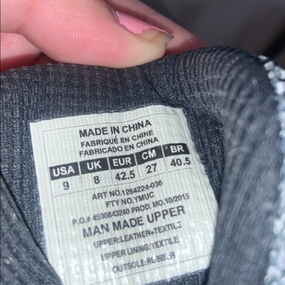 Under Armour Shoes - Picture 5 of 5